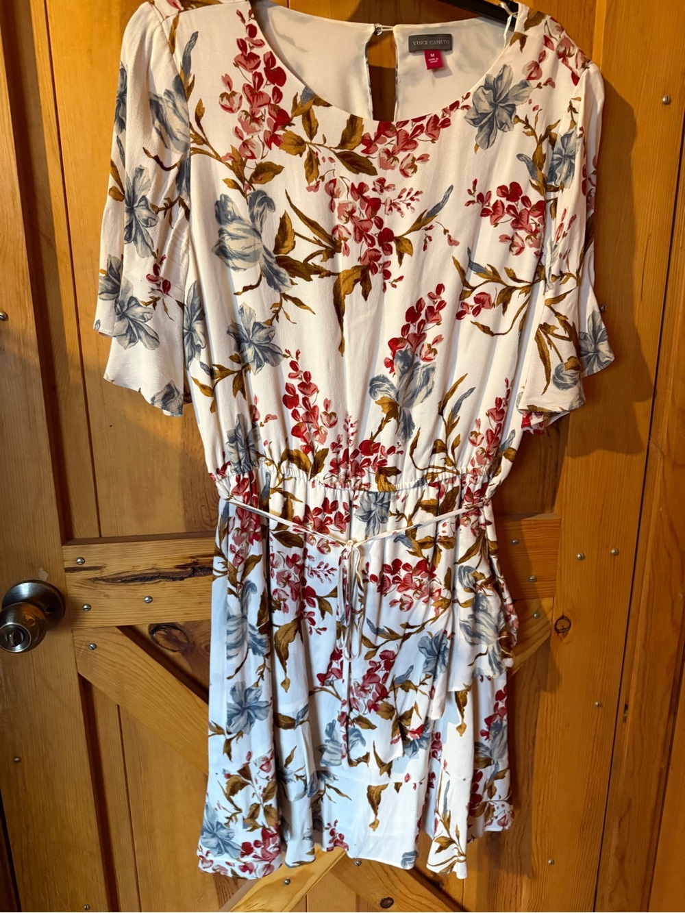 Vince Camuto Floral Flutter Sleeve Dress sz M Flouncy Hem Romantic Date